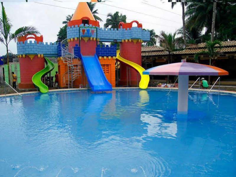 Golden Palace Hotel Tagum Extérieur photo