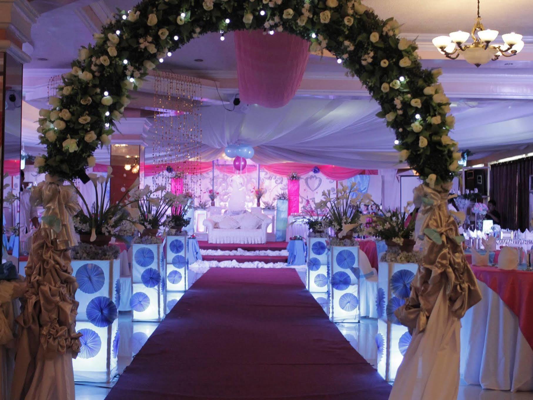 Golden Palace Hotel Tagum Extérieur photo