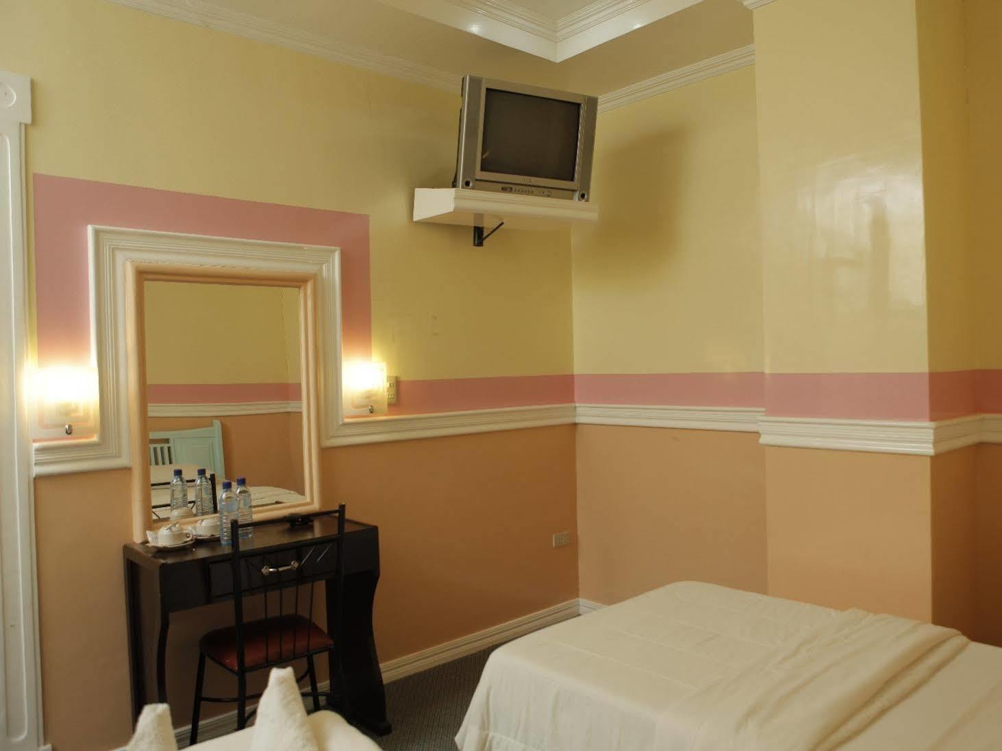 Golden Palace Hotel Tagum Extérieur photo