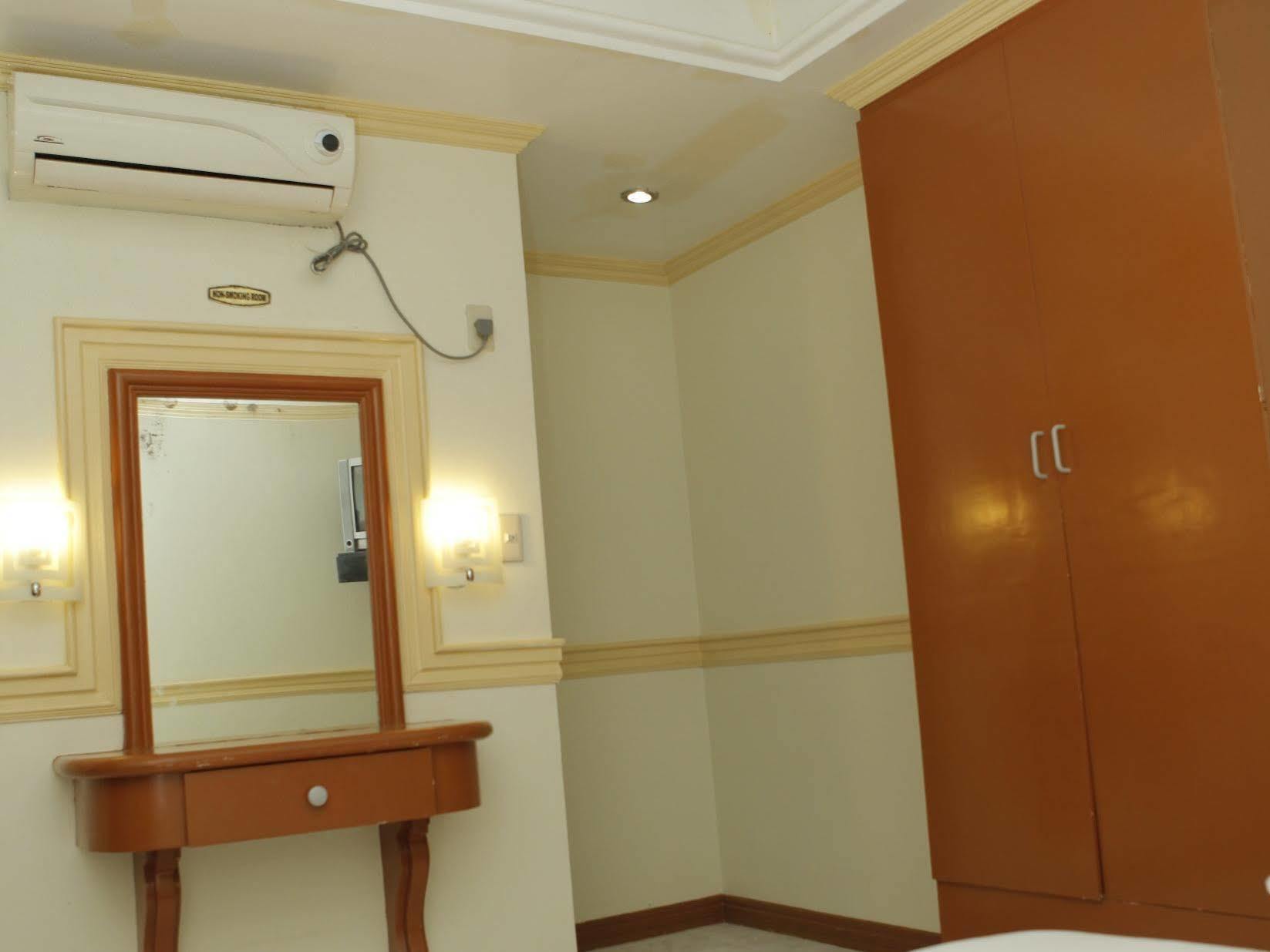 Golden Palace Hotel Tagum Extérieur photo