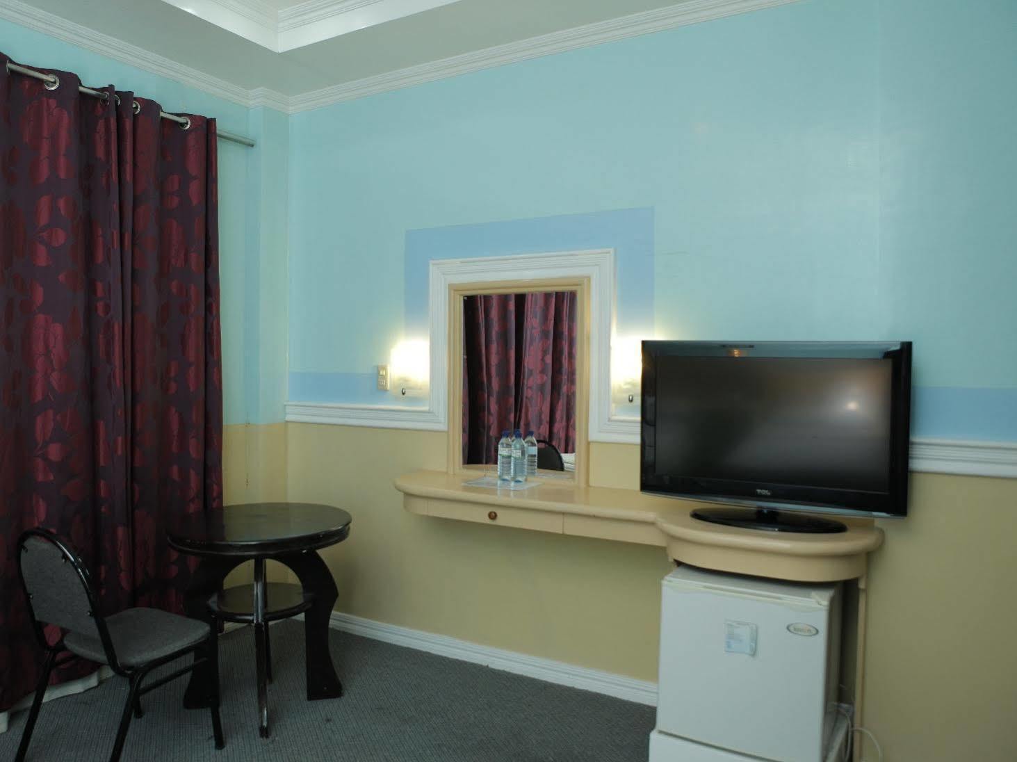 Golden Palace Hotel Tagum Extérieur photo